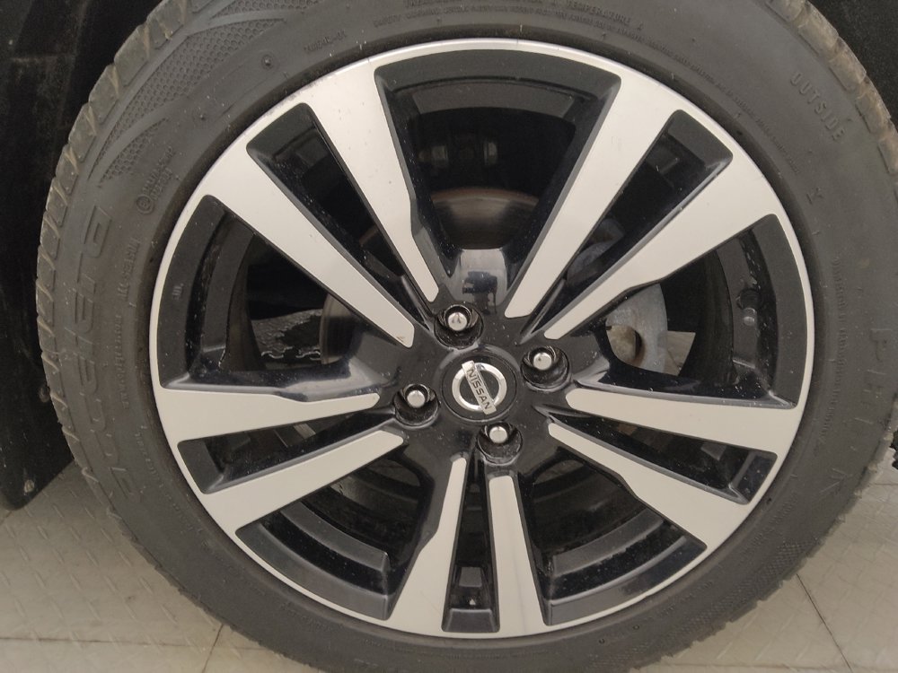 Used 2019 Nissan Kicks SV FWD image 31