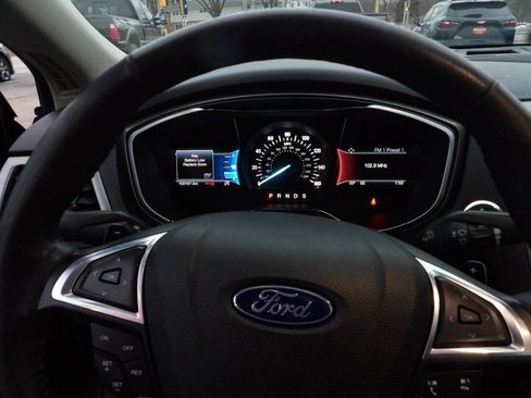 Used 2018 Ford Fusion SE w/ Fusion SE Technology Package image 13