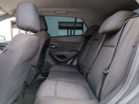 Used 2019 Chevrolet Trax LT FWD image 25