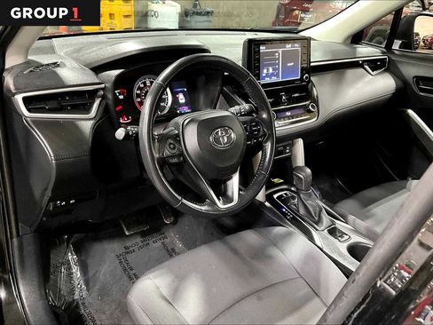 Used 2022 Toyota Corolla Cross LE w/ Moonroof Package image 17