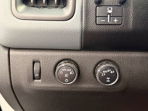 Used 2017 Chevrolet Colorado Z71 AWD/4WD image 21