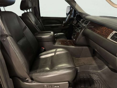 Used 2012 GMC Sierra 2500 Denali w/ Suspension Package, Off-Road AWD/4WD image 27