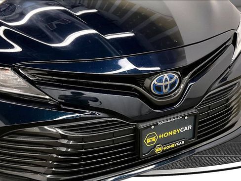 Used 2019 Toyota Camry LE FWD image 30