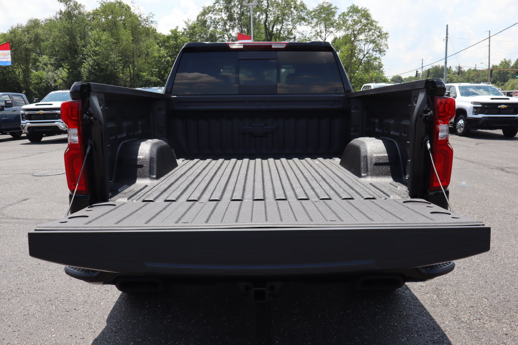 New 2026 Chevrolet Silverado 1500 RST w/ Dark Appearance Package AWD/4WD image 34