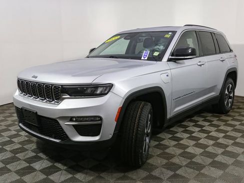 Used 2022 Jeep Grand Cherokee Limited 4xe w/ Luxury Tech Group II image 5