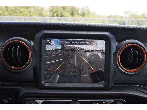 Used 2022 Jeep Gladiator Mojave w/ Cold Weather Group image 27