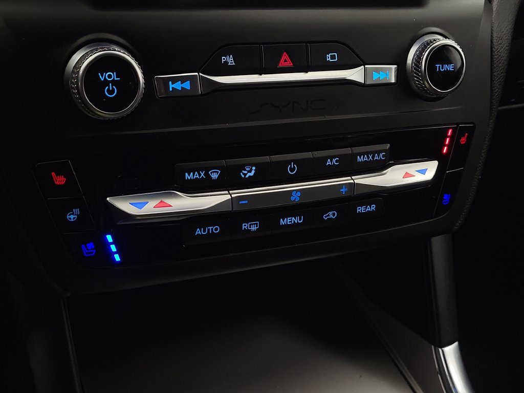 Used 2020 Ford Explorer Limited AWD/4WD image 23