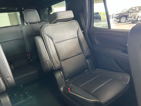 Used 2022 Chevrolet Tahoe Premier w/ Premium Package 2 RWD image 14