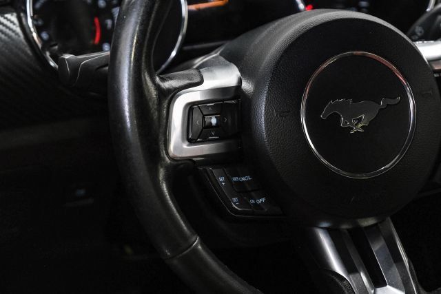 Used 2017 Ford Mustang Coupe RWD image 18