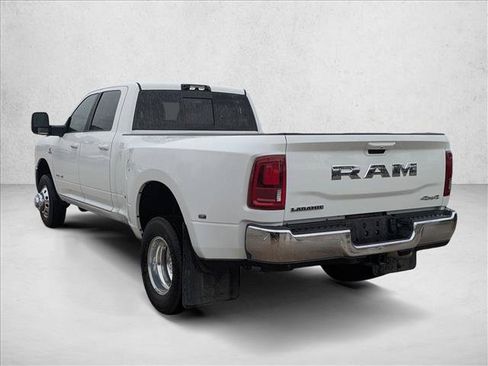 Used 2025 RAM 3500 Laramie AWD/4WD image 5