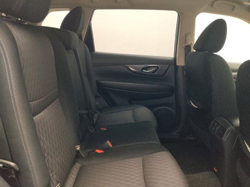 Used 2020 Nissan Rogue SV FWD image 19