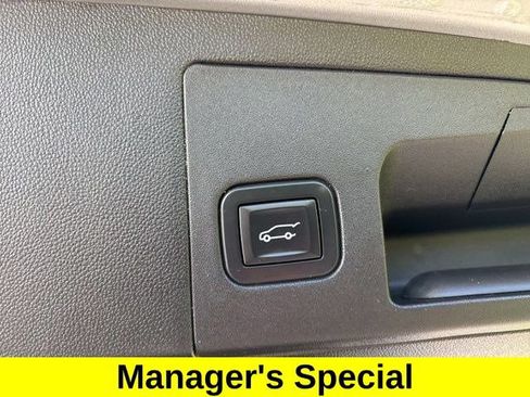 Used 2019 Cadillac XT5 FWD image 34