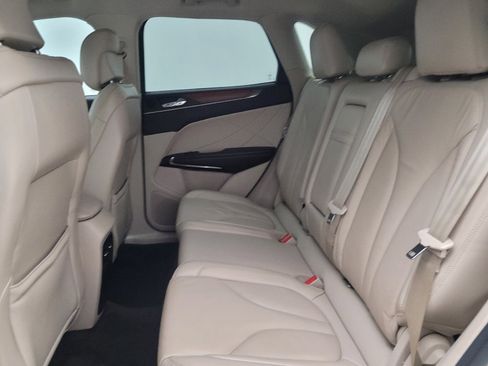 Used 2017 Lincoln MKC Select w/ Select Plus Package FWD image 18