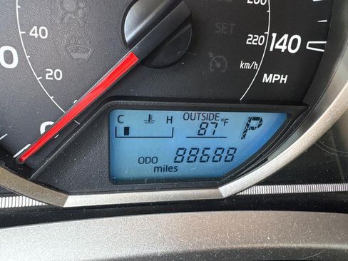 Used 2013 Toyota RAV4 LE FWD image 7