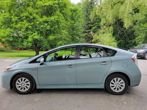 Used 2012 Toyota Prius Prime Plug-In Hybrid FWD image 2