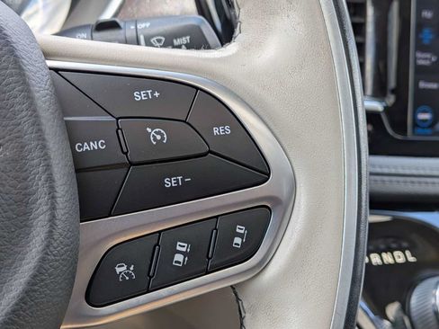 Certified 2020 Chrysler Pacifica Limited w/ Advanced Safetytec Group FWD image 25
