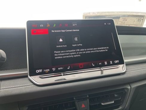 New 2026 Volkswagen Tiguan SE R-Line FWD image 16