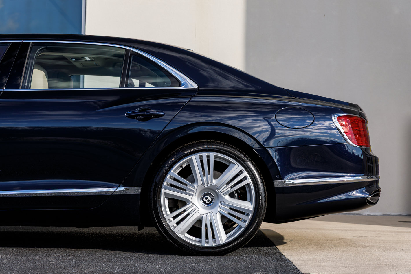 Used 2026 Bentley Flying Spur Azure AWD/4WD image 8