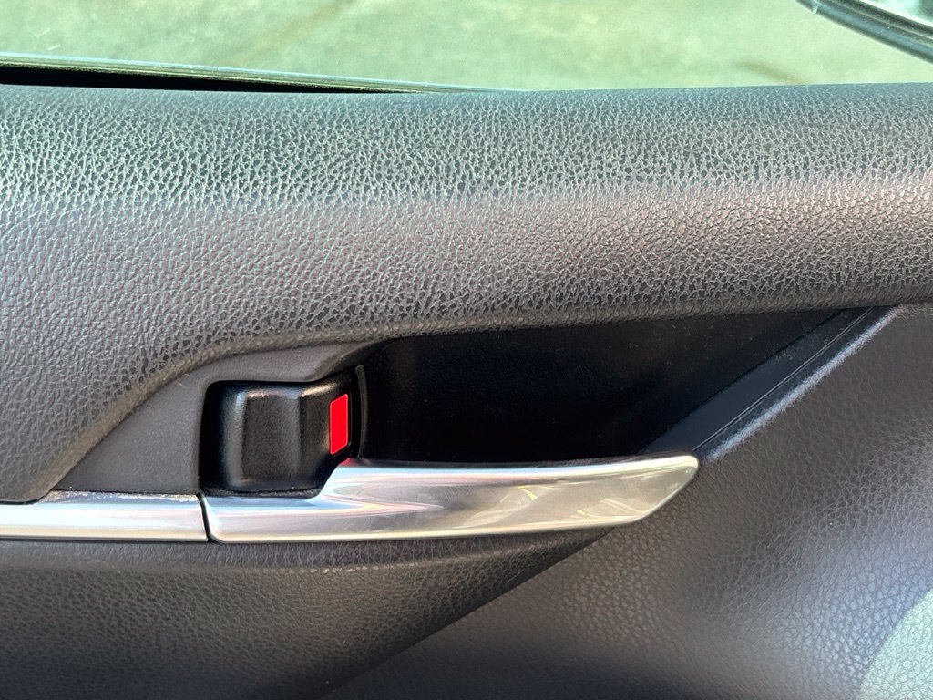 Used 2021 Toyota Camry SE w/ Audio Upgrade Package FWD image 10