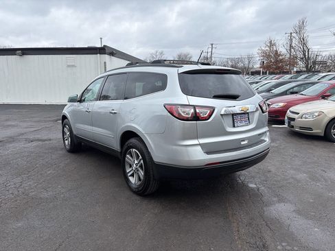 Used 2015 Chevrolet Traverse LT image 3