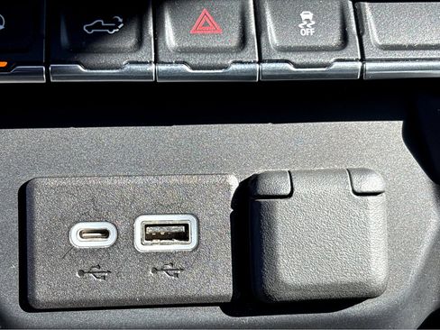 Used 2022 Chevrolet Silverado 1500 RST w/ Safety Package image 8