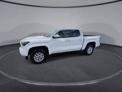 Certified 2025 Toyota Tacoma SR5 AWD/4WD image 4