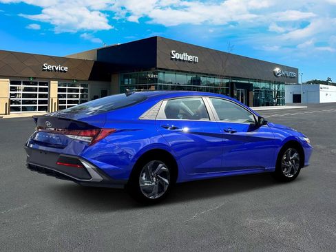 New 2026 Hyundai Elantra Sport image 9