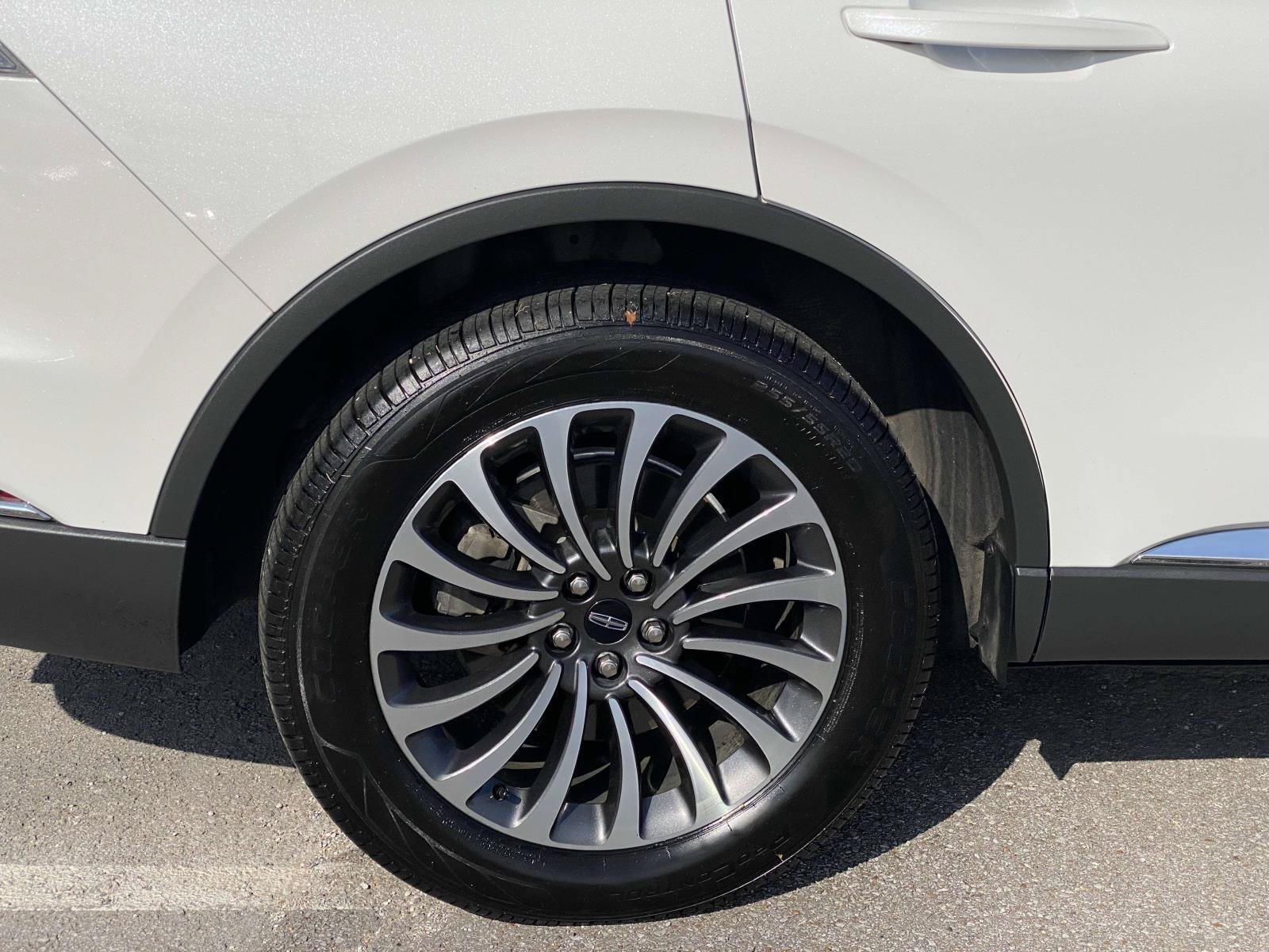 Used 2020 Lincoln Aviator Reserve w/ Elements Package Plus AWD/4WD image 3