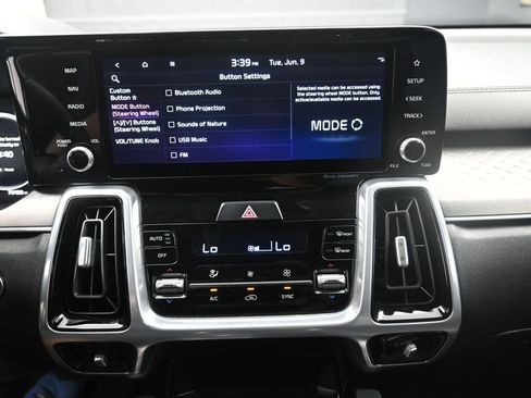 Used 2023 Kia Sorento SX AWD/4WD image 10