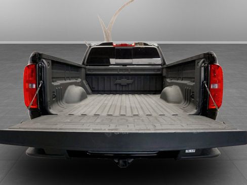 Used 2022 Chevrolet Colorado Z71 w/ Z71 Midnight Edition AWD/4WD image 8