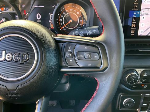 Used 2024 Jeep Wrangler Unlimited Rubicon image 25