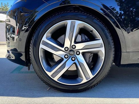 Used 2023 Land Rover Discovery S R-Dynamic image 8