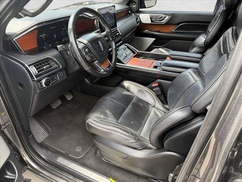 Used 2018 Lincoln Navigator Reserve w/ Technology Package AWD/4WD image 9
