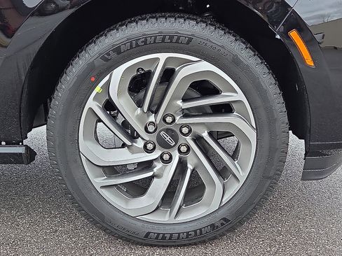 New 2025 Lincoln Navigator Reserve image 7