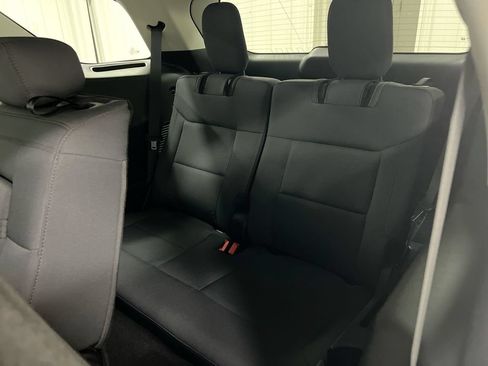 Used 2025 Ford Explorer Active AWD/4WD image 24