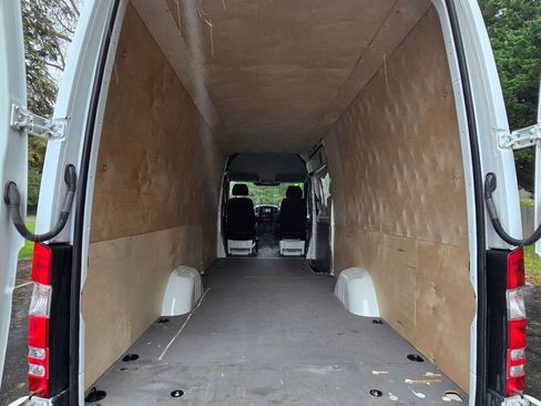 Used 2012 Mercedes-Benz Sprinter 2500 w/ Premium Pkg image 14