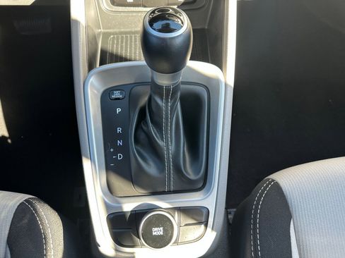 Used 2025 Hyundai Venue SEL image 43