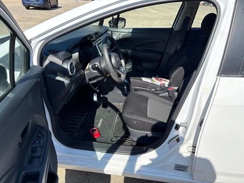 Used 2022 Nissan Versa S FWD image 4