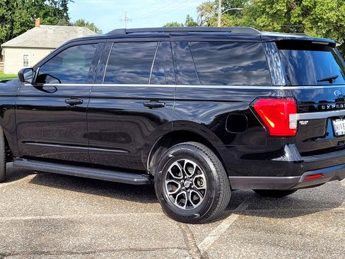 Used 2022 Ford Expedition XL image 3