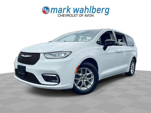 Used 2024 Chrysler Pacifica Touring-L FWD image 1