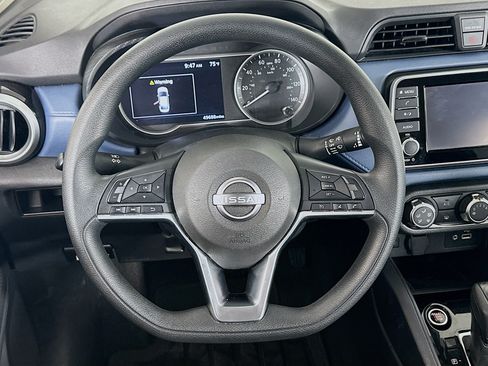 Used 2025 Nissan Versa SV FWD image 18