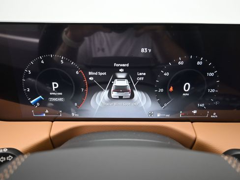 New 2025 Nissan Armada Platinum Reserve image 13