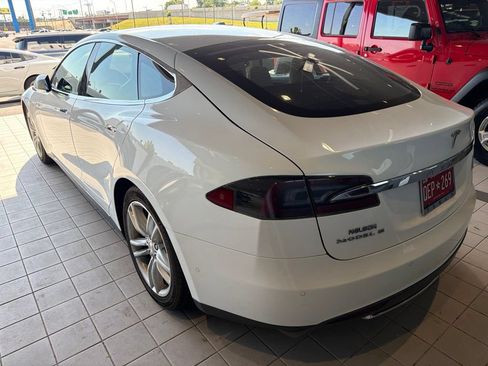 Used 2015 Tesla Model S 70D AWD/4WD image 6
