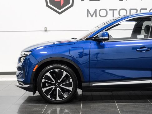 Used 2023 VinFast VF 8 Plus AWD/4WD image 11
