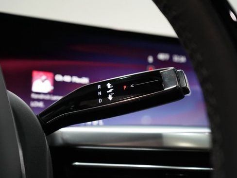 Used 2025 Cadillac Escalade Premium Luxury image 32