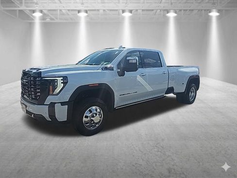 New 2026 GMC Sierra 3500 Denali Ultimate w/ LPO, Black Badging Package AWD/4WD image 4