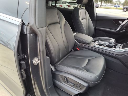 Used 2023 Audi Q8 Premium Plus w/ Premium Plus Package image 34