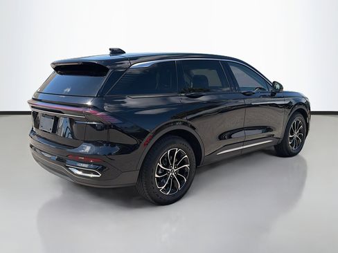 Used 2025 Lincoln Nautilus Premier w/ Equipment Group 102A image 3