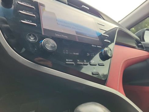 Used 2019 Toyota Camry XSE FWD image 29