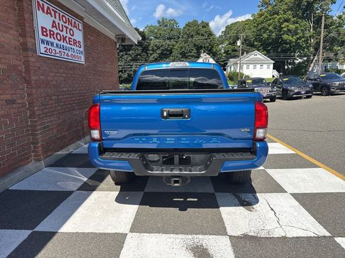Used 2017 Toyota Tacoma TRD Sport w/ Tow Package (A/T) AWD/4WD image 12